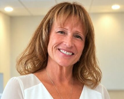 Headshot of Lisa Stiglich